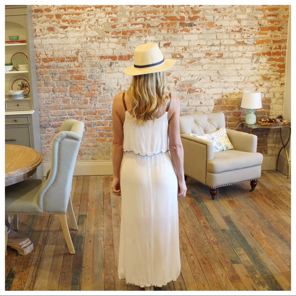 ✨LAST✨White embroidered buckle strap maxi dress - Picture 2 of 3